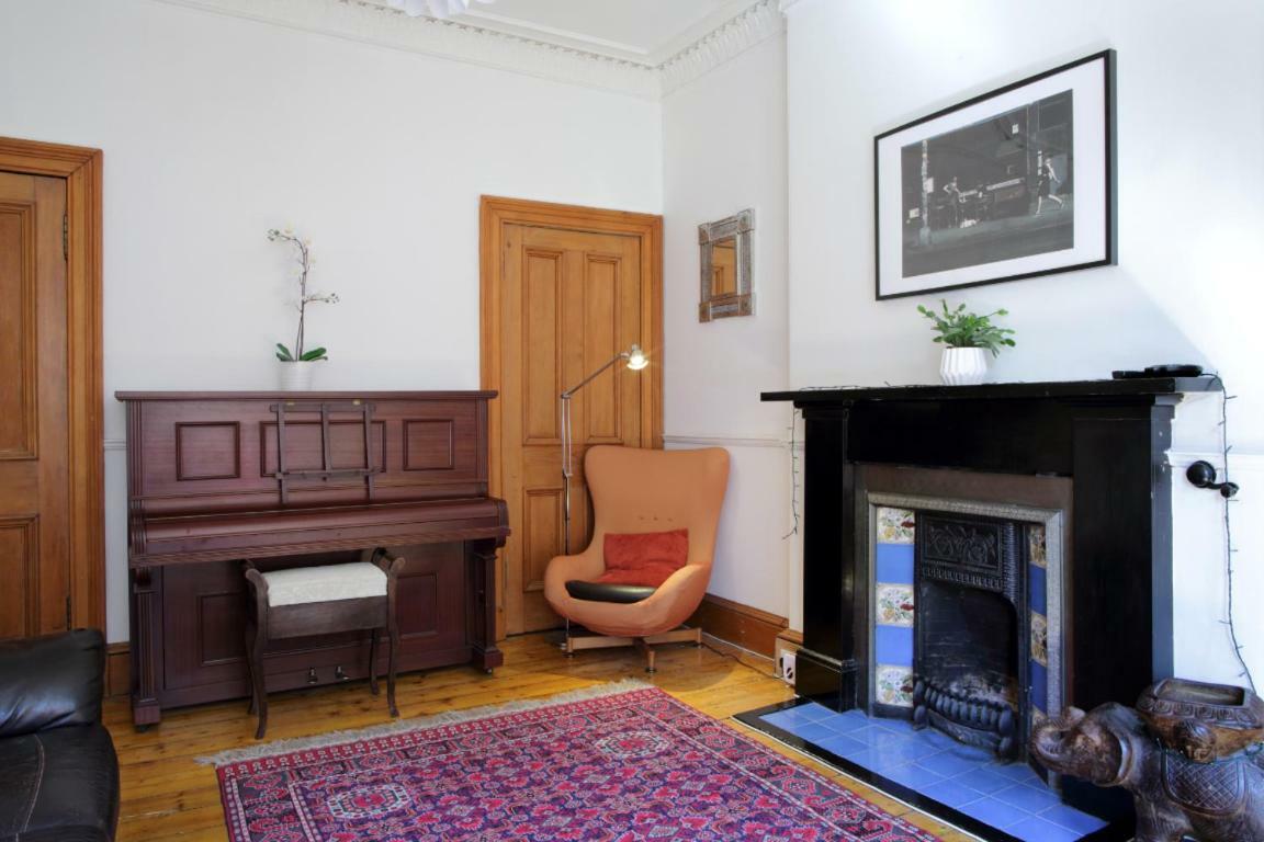 Comiston Road - Welcoming 2 Bedroom Apartment-close To City Centre * Edinburgh