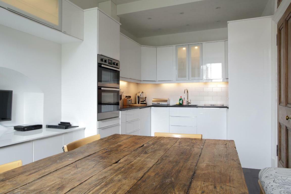 Comiston Road - Welcoming 2 Bedroom Apartment-close To City Centre Apartment *