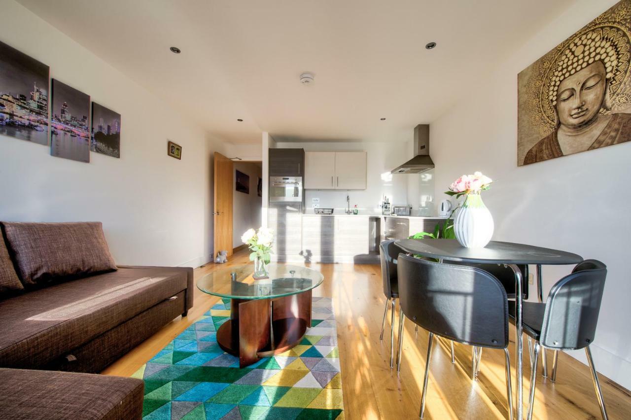 Apartment 17 2 Melvin Walk *