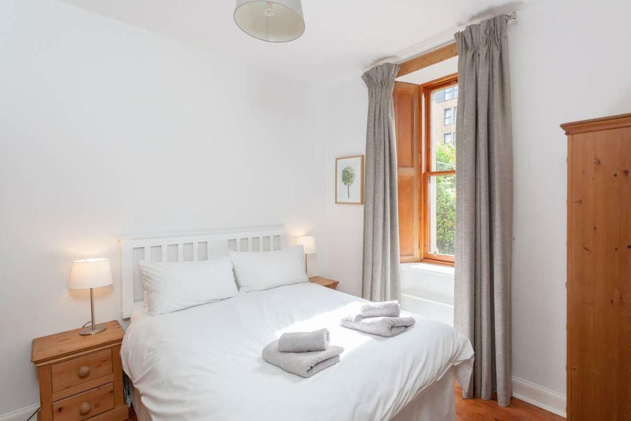 Apartment 5 Mins To Princes Street - Main Door - Private Garden - New *