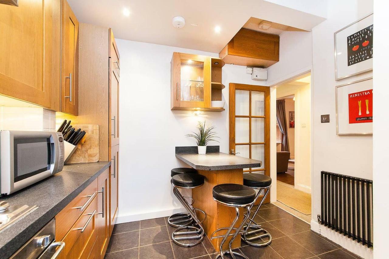 Apartment 5 Mins To Princes Street - Main Door - Private Garden - New