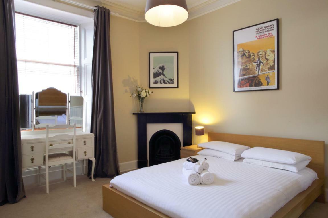 Comiston Road - Welcoming 2 Bedroom Apartment-close To City Centre * Edinburgh