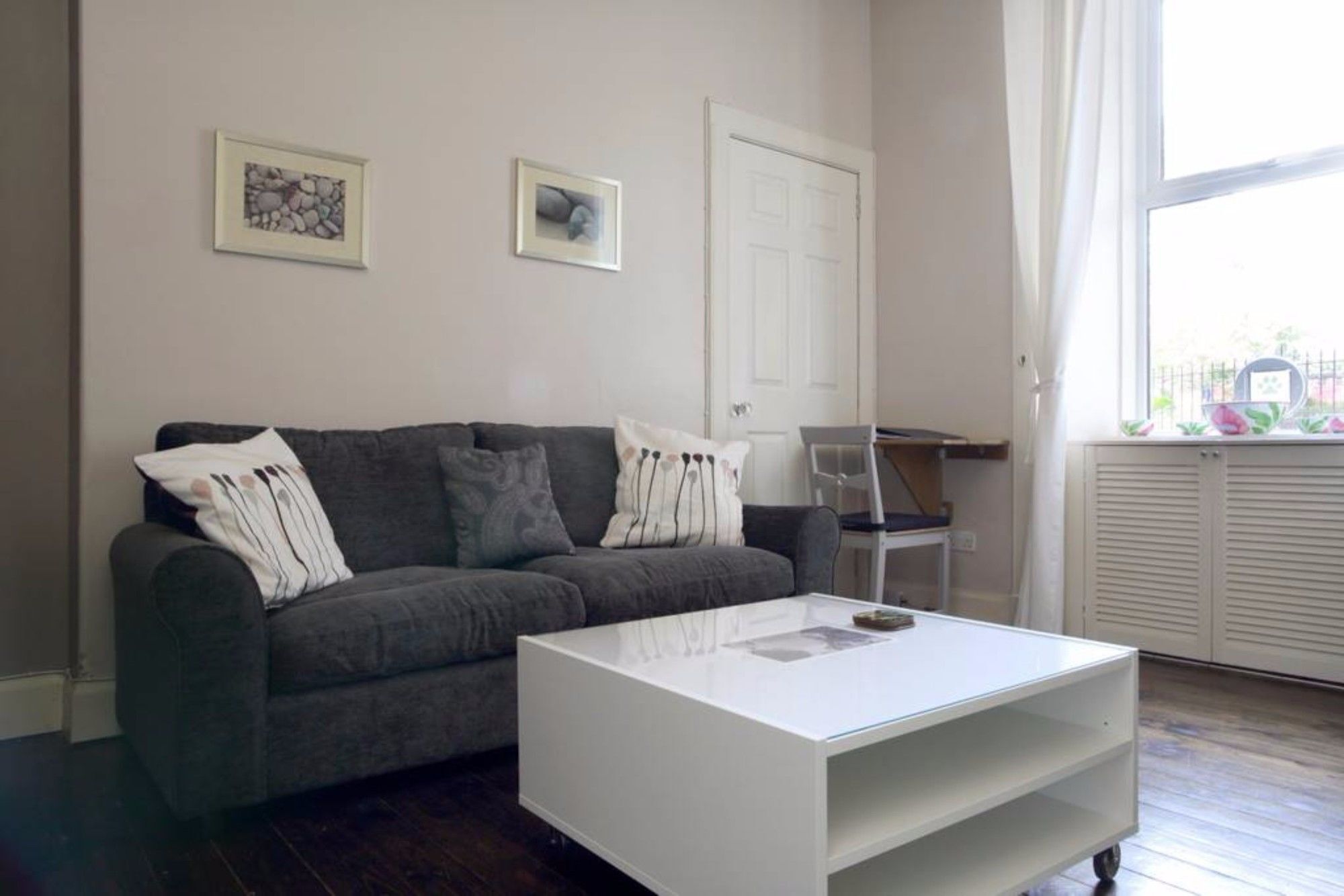 2 Bedroom With Free Parking Apartment *