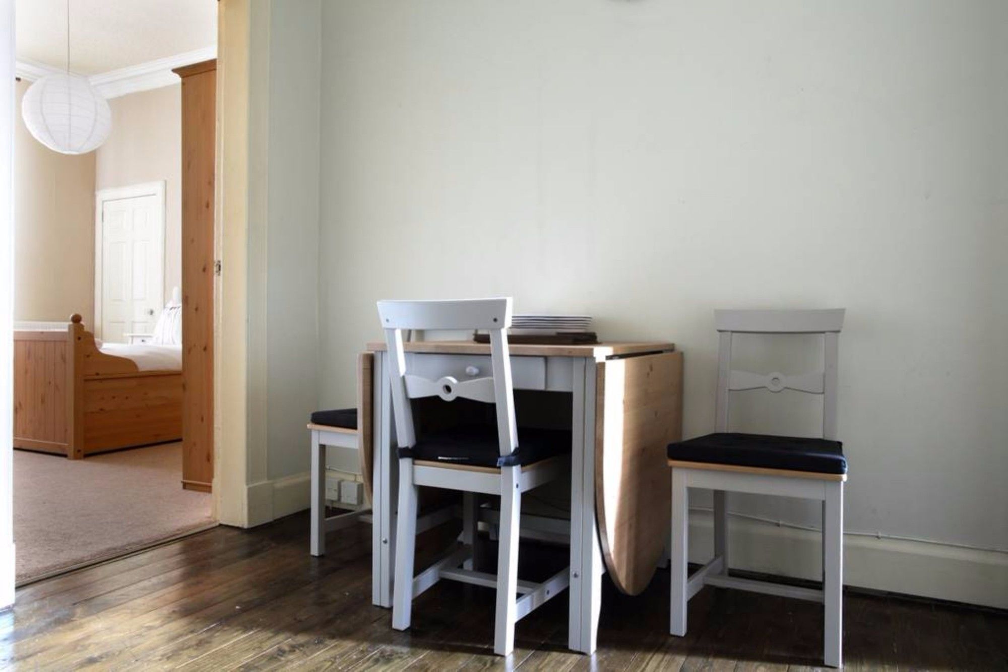 Apartment 2 Bedroom With Free Parking *