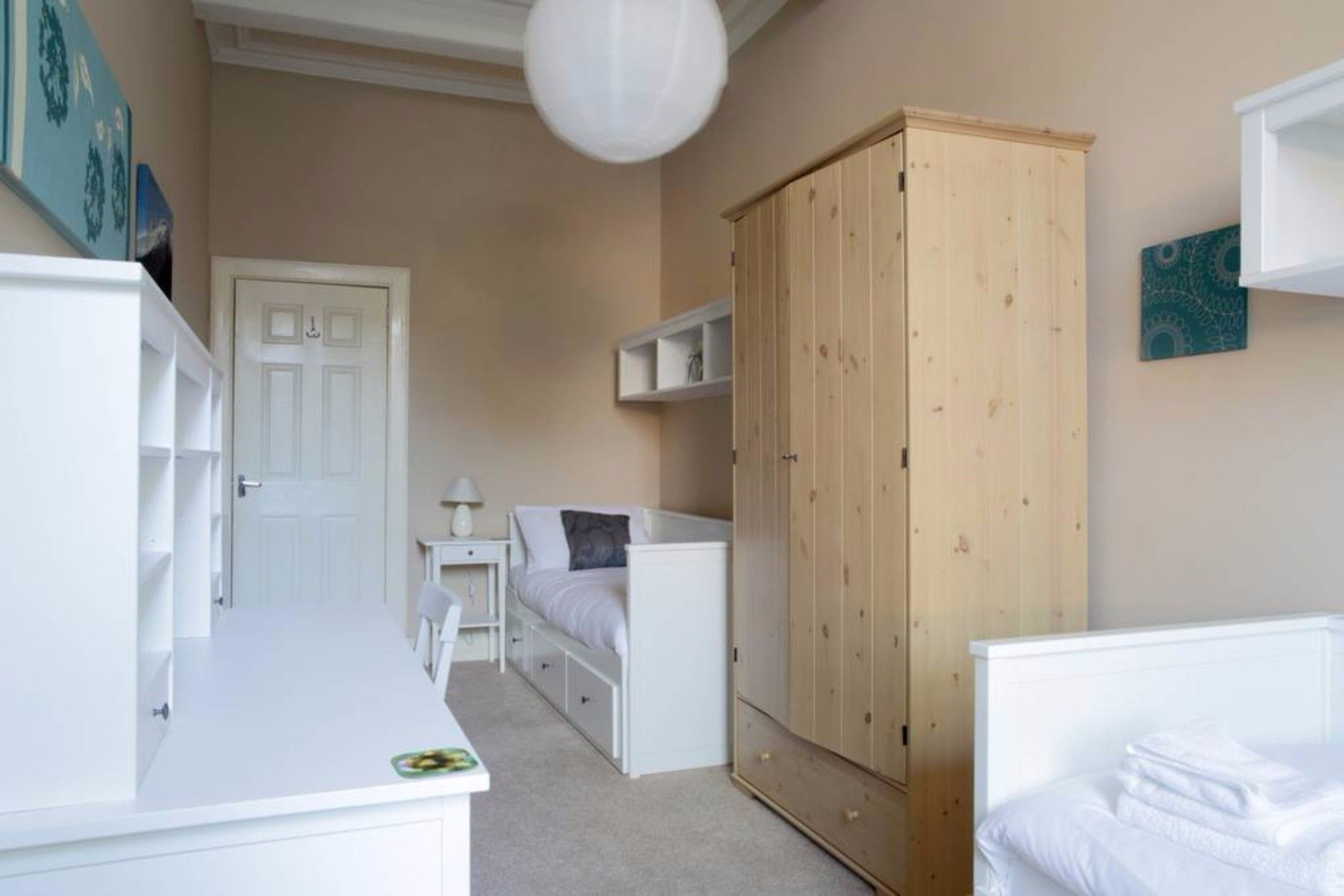 2 Bedroom With Free Parking Apartment