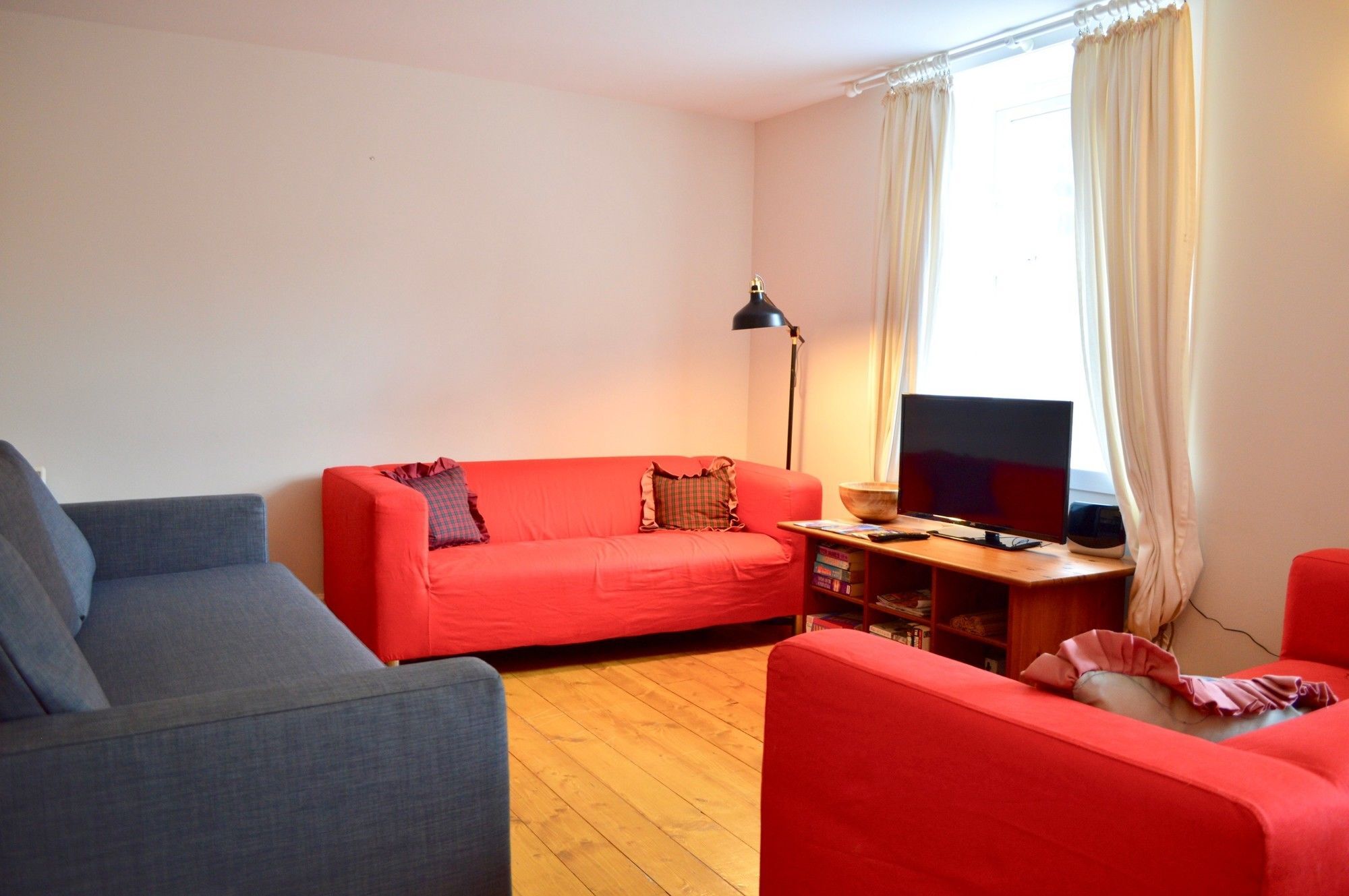 2 Bedroom In Centre Apartment Edinburgh