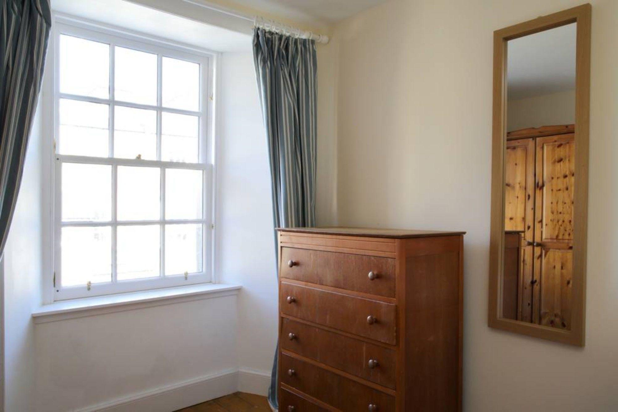 Apartment 2 Bedroom In Centre Edinburgh