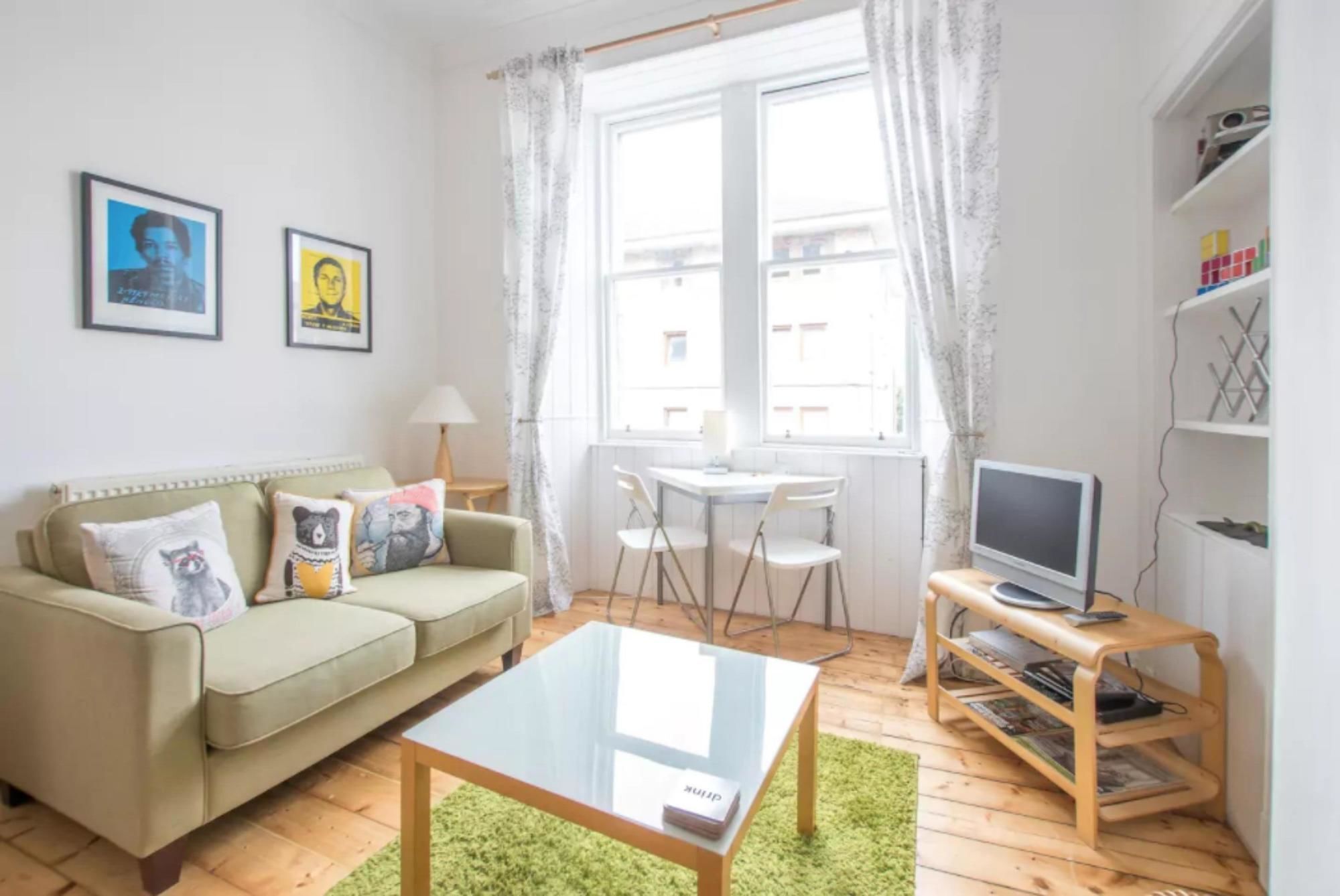 2 Bedroom Flat Near Centre Apartment Edinburgh