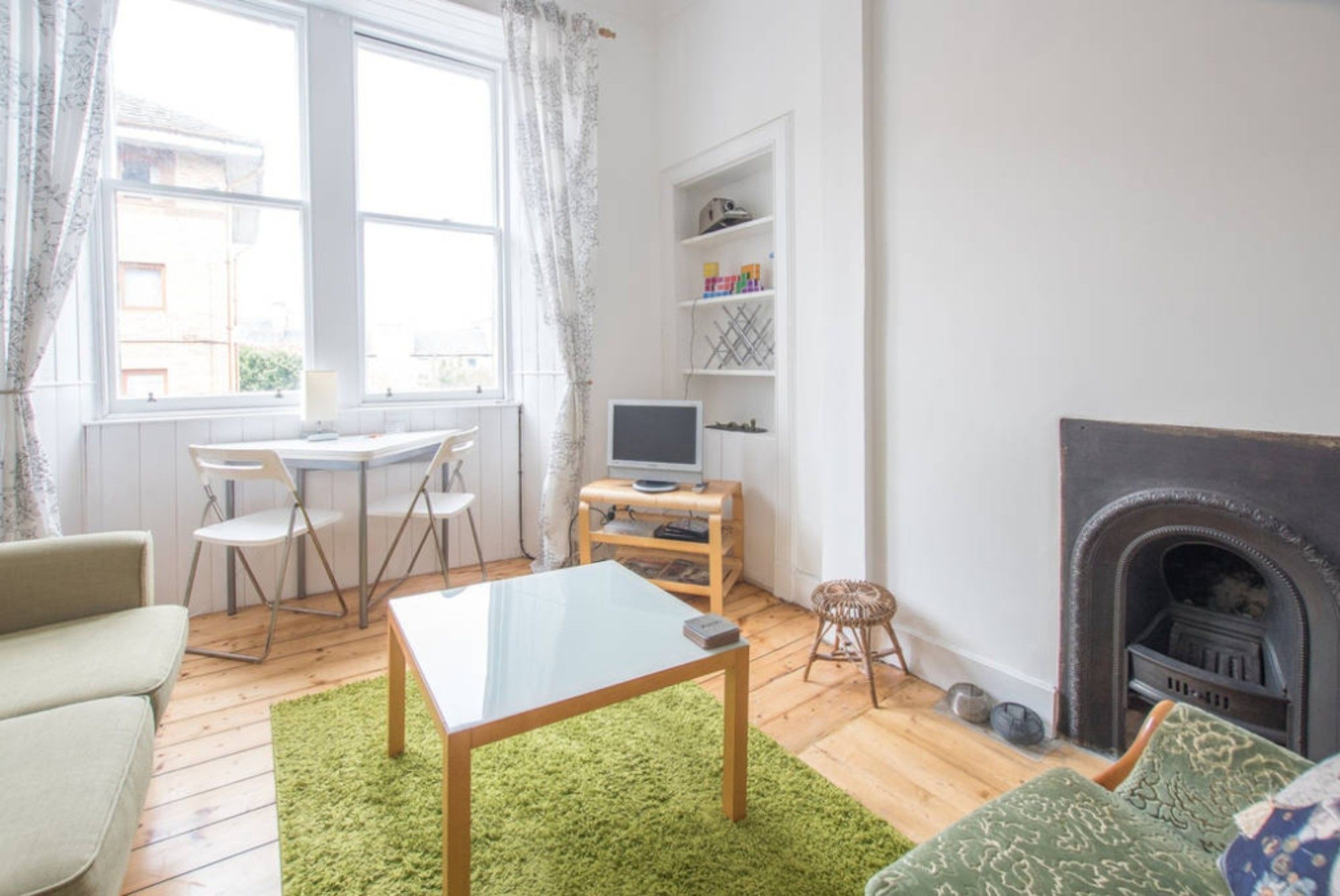 2 Bedroom Flat Near Centre Apartment