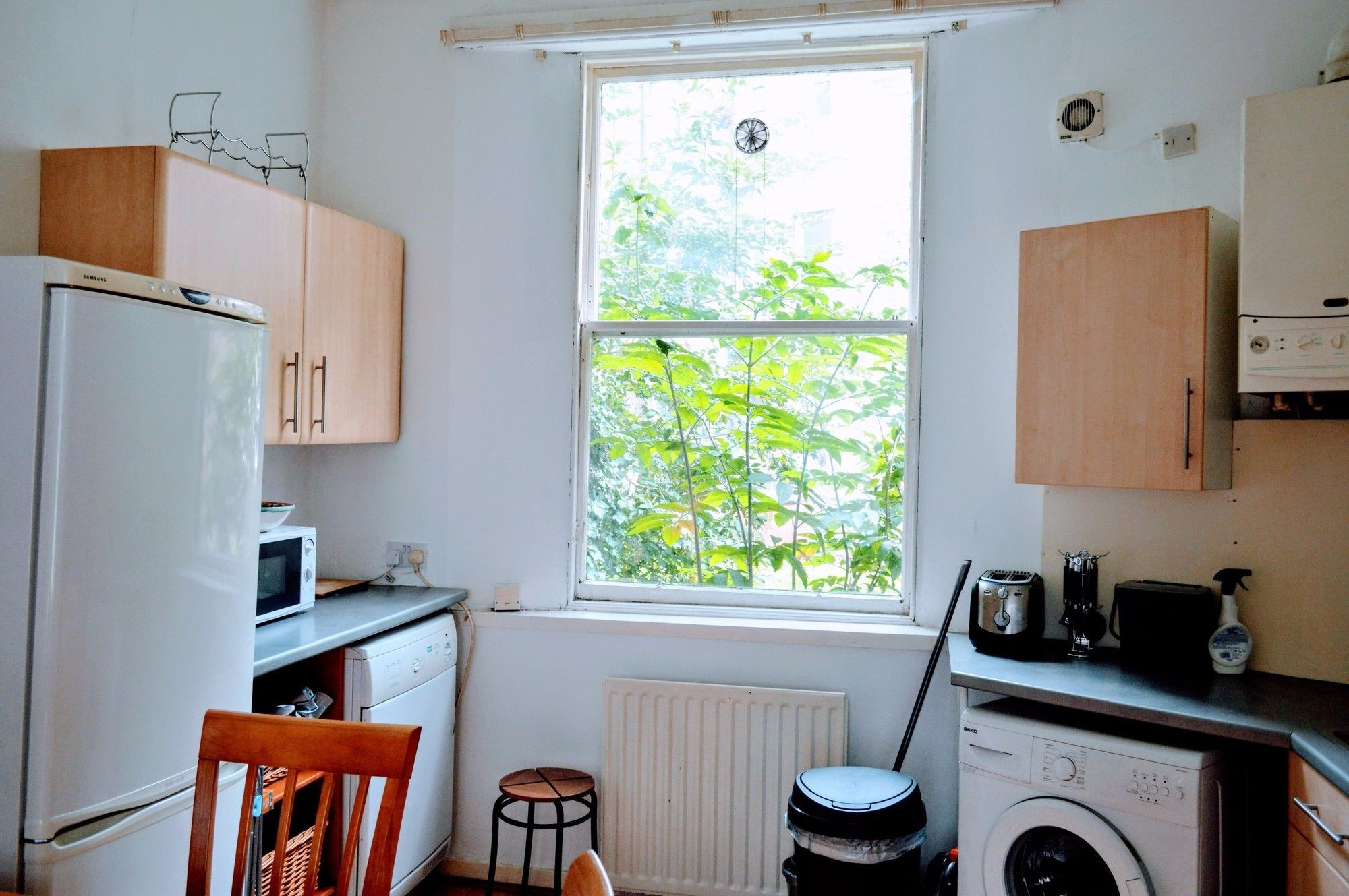 1 Bedroom Open Plan Apartment, Accommodates 4 * Edinburgh