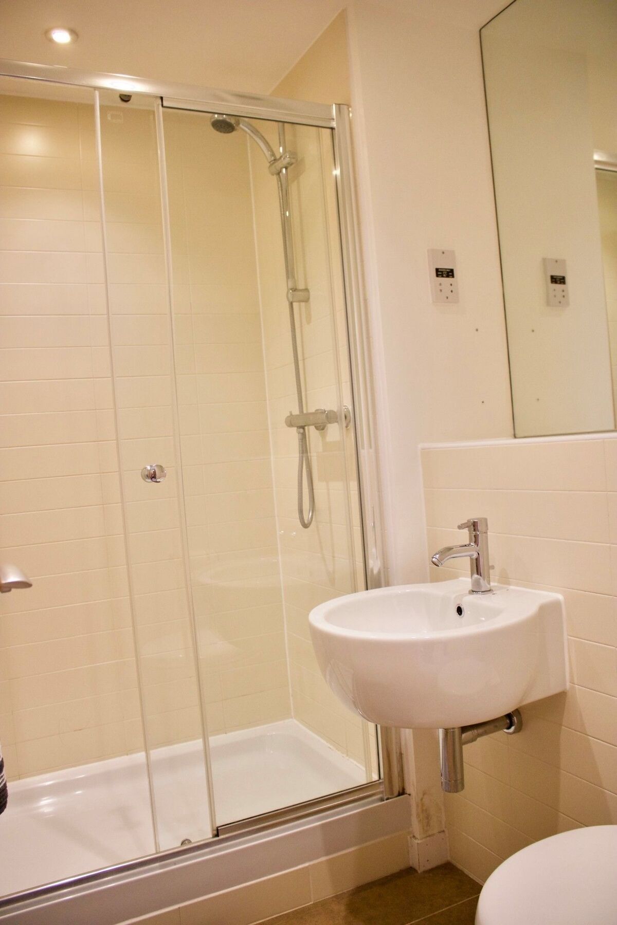 Apartment 2 Bedroom With Free Parking
