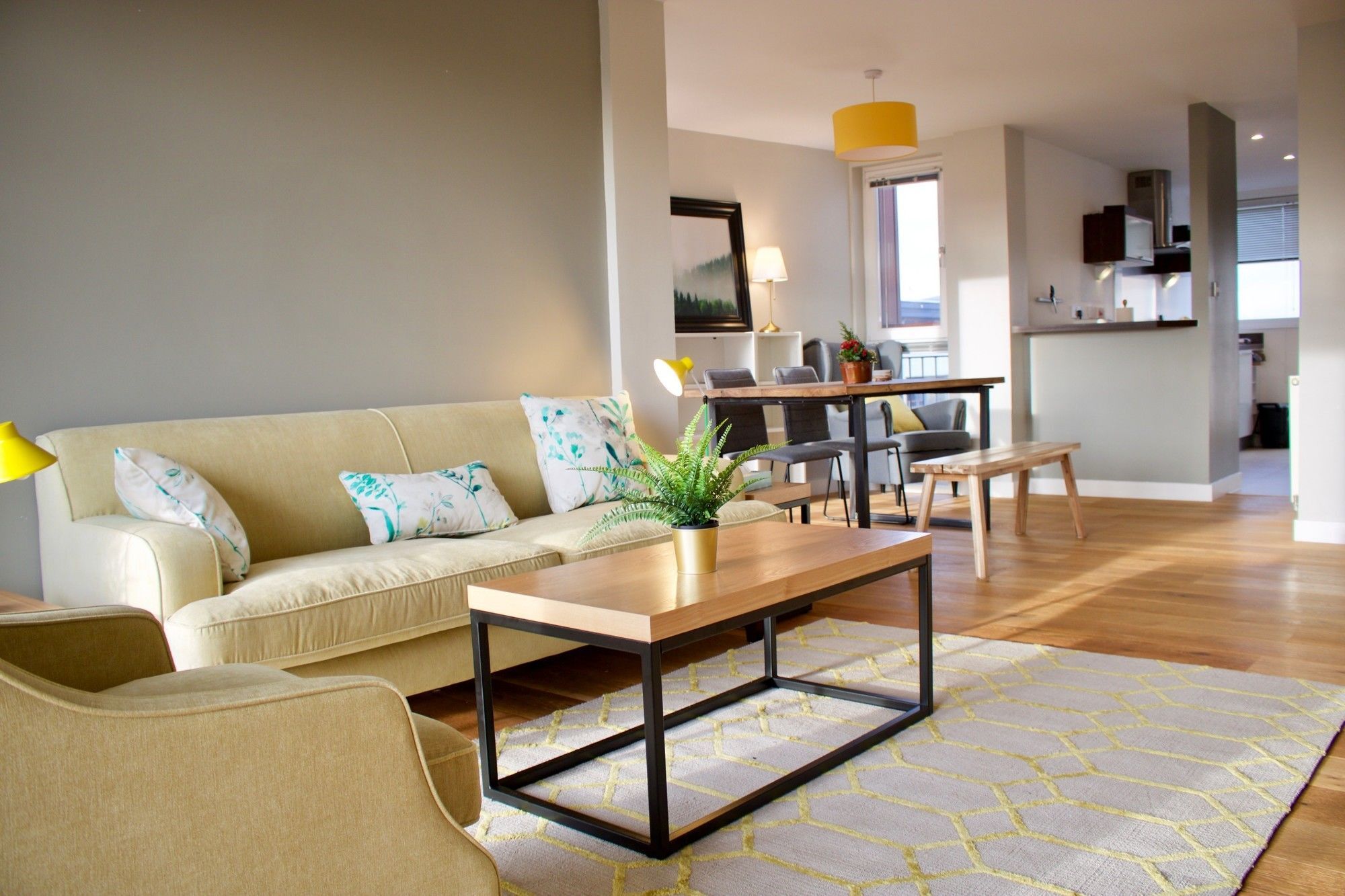2 Bedroom With Free Parking Apartment
