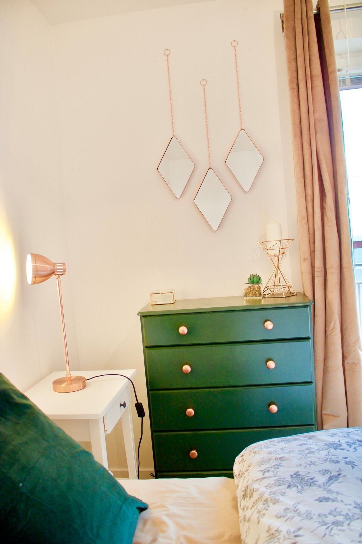 Apartment 2 Bedroom With Free Parking *