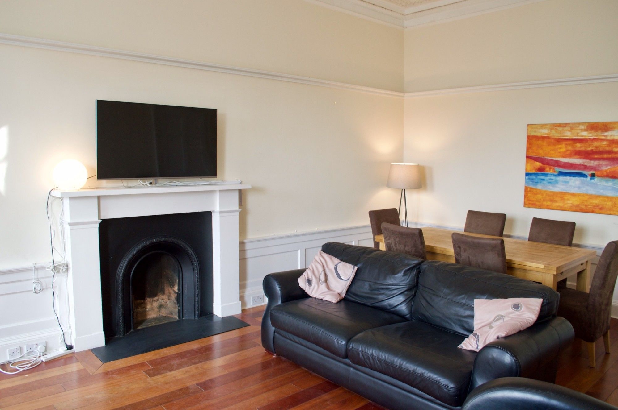 Fabulous 3 Bedroom Flat With Castle Views