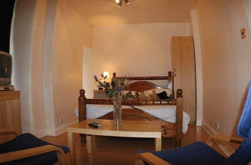 Court Hotel 3*