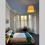Lovely And Spacious 5 Bed Flat In Marchmont.