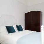 Stylish City Centre Apartments - D Terrace Residence