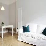 Stylish City Centre Apartments - D Terrace Residence