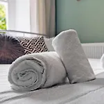 Cheerful Stays - Westend Cottage