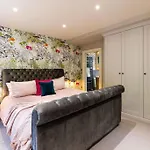 Circus Lane 4 Bed Mews In Picturesque Edinburgh