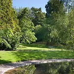 Queen Charlotte Guesthouse