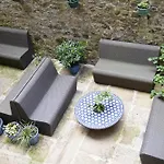 Edinburgh Castle Apartments