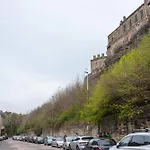 Charming Grassmarket 1 Bed Castle Pad