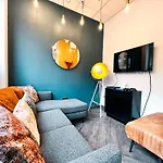 Contemporary Student-Only Apartments At Panmure Court In Edinburgh