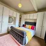 2 Bed Apartment With 4 Beds & Parking
