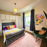2 Bed Apartment With 4 Beds & Parking