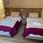 Cumberland Hotel