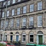 Georgian 4 Bedroom 3 Bathroom New Town Apartment
