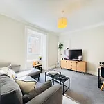 Elegant City Centre Apartment