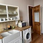 Beautiful & Bright 2 Bed Flat Murrayfield