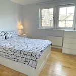 Ensuite Double Room With Private Parking In 2 Bedroom Shared Flat