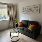 2 Bedroom Apartment On Ground Floor In Edinburgh