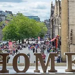 Hugo\'S Place Grassmarket