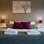 3 Bedroom Apartment With Private Roof Terrace