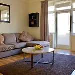 2 Bedroom Flat In Leafy Morningside