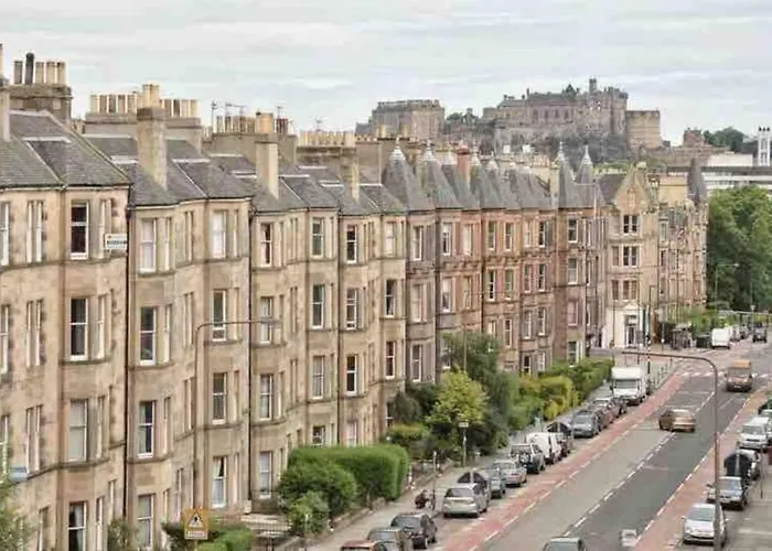 Lovely And Spacious 5 Bed Flat In Marchmont.