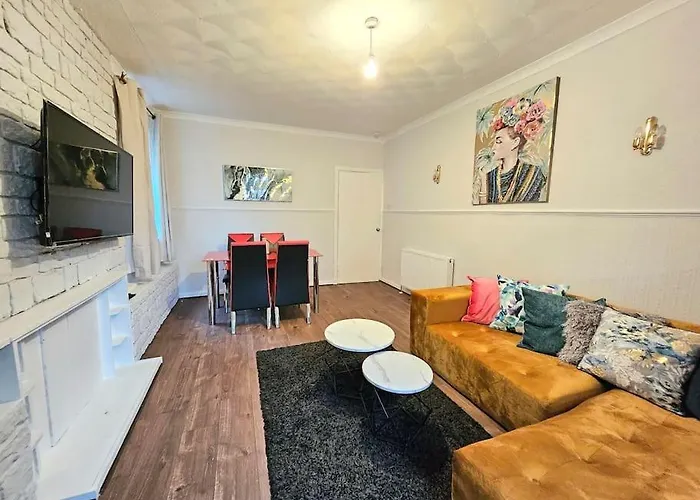 Craigietinny Road Apartment- 3 Beds
