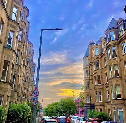 Bright 2 Bed In Bruntsfield - City Centre