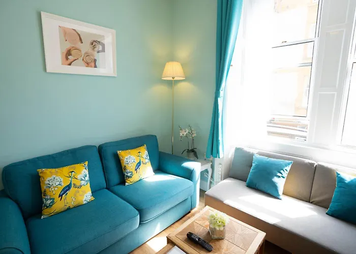 Stylish Apartment In Edinburgh 5 Beds 3 Bedrooms