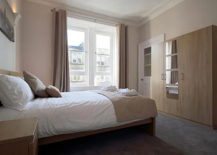Modern City Centre Apartment In Central Hub