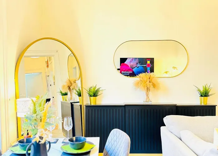 Deluxe City Centre Apartment