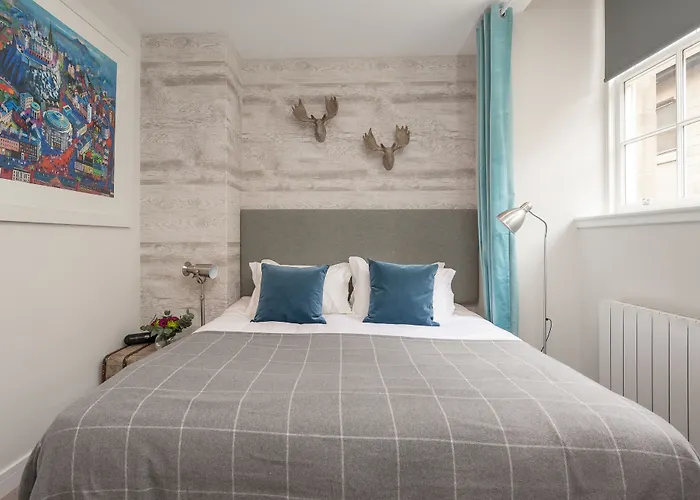Atholl Apartments