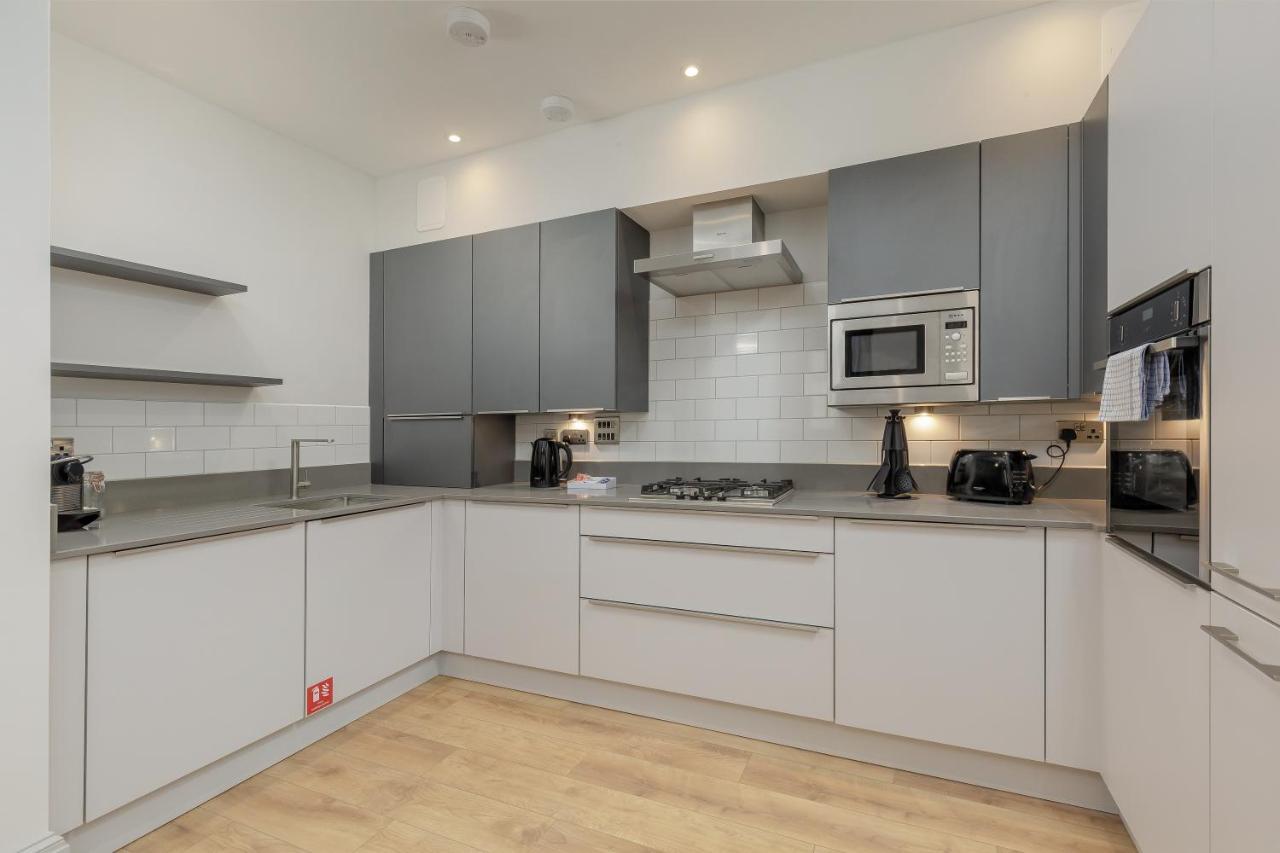 Destiny Scotland - Princes Street Apartment Edinburgh