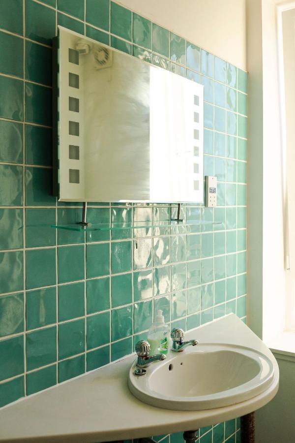 1 Bedroom Overlooking Park
