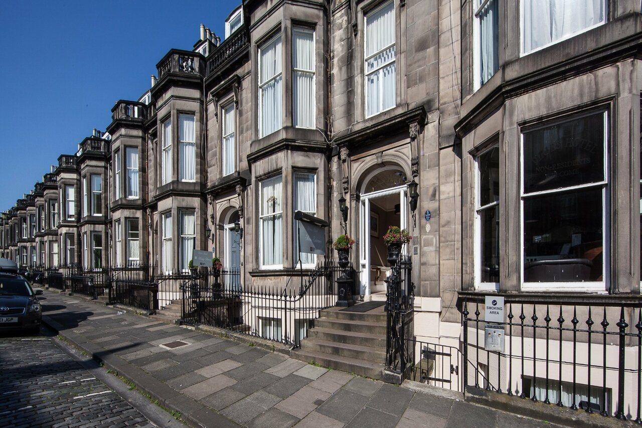 Piries Hotel EDI
