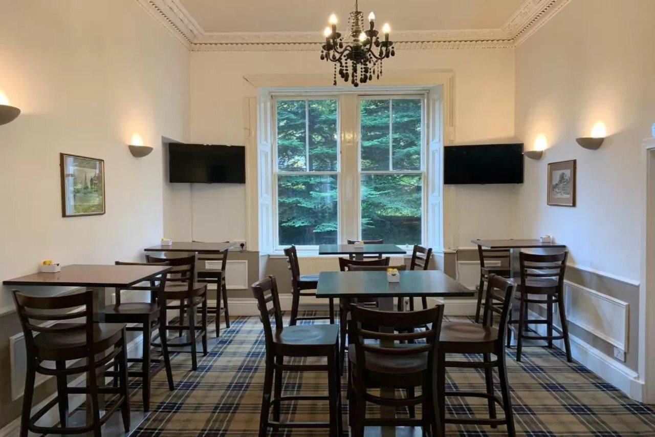 Piries Hotel EDI